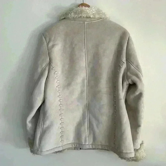 VINTAGE | Faux Fur and Suede Cream Coat - Picture 4 of 5